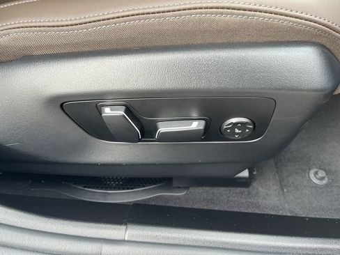 Certified 2024 BMW 540i xDrive w/ Executive Package image 38