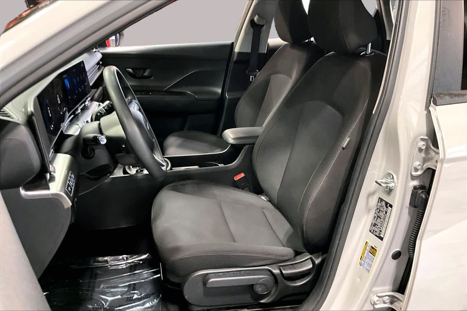 Used 2024 Hyundai Kona SE FWD image 8