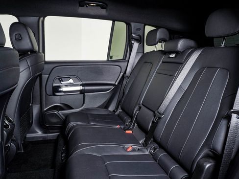 Used 2020 Mercedes-Benz GLB 250 4MATIC image 17