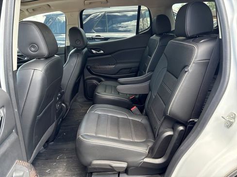 Used 2022 GMC Acadia Denali w/ Denali Technology Package AWD/4WD image 10