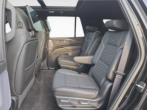 Certified 2024 Cadillac Escalade Sport Platinum w/ LPO, ONYX Package AWD/4WD image 15