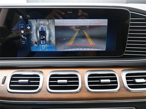 New 2026 Mercedes-Benz GLS 450 4MATIC image 12