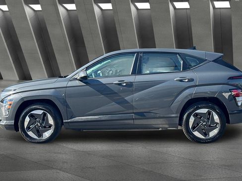 Used 2024 Hyundai Kona SE image 7