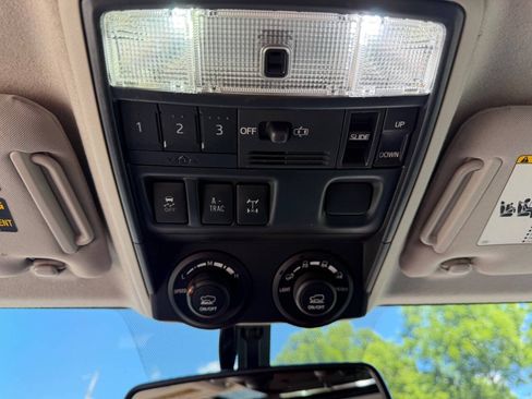 Used 2016 Toyota 4Runner Trail Premium AWD/4WD image 18
