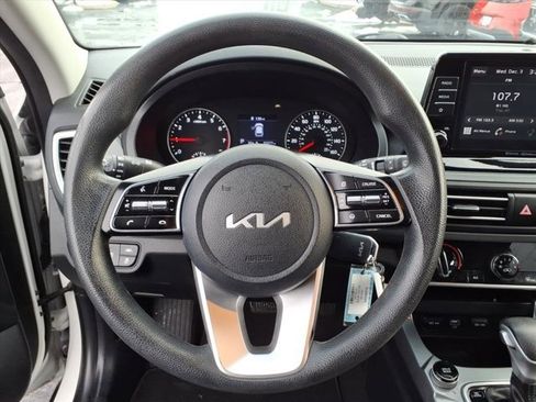 Used 2022 Kia Seltos LX image 20