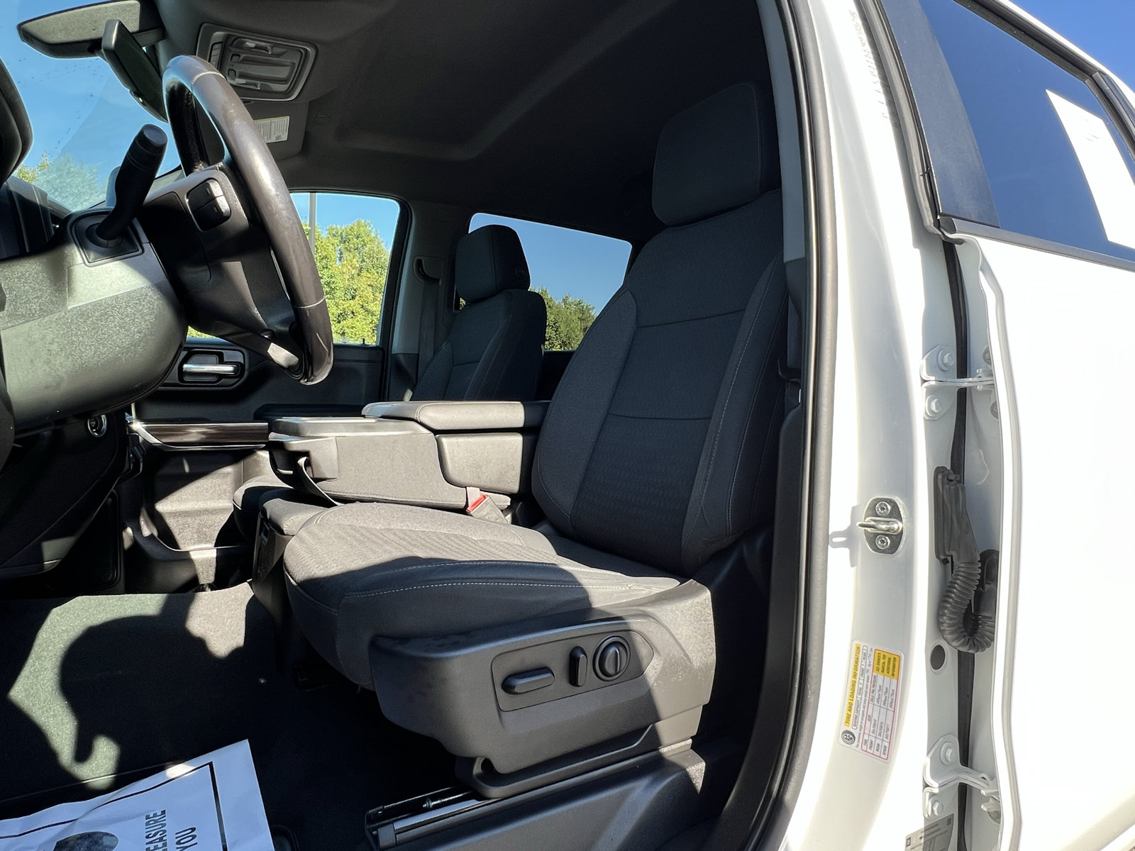 Used 2021 Chevrolet Silverado 1500 LT RWD image 28