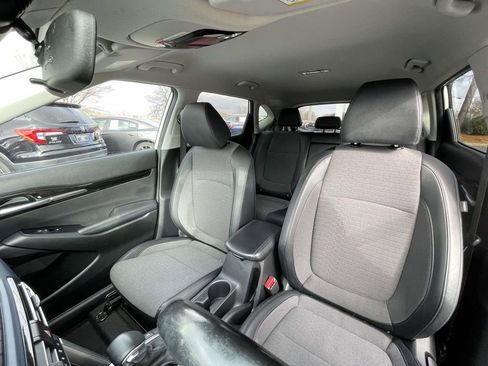 Used 2023 Kia Seltos S w/ Navigation Package image 32