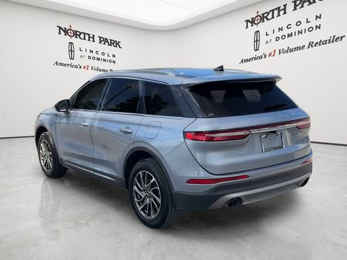 Used 2022 Lincoln Corsair FWD image 3