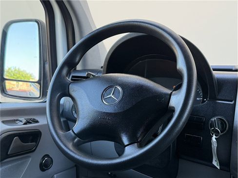 Used 2016 Mercedes-Benz Sprinter 2500 image 11