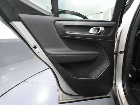 Used 2023 Volvo XC40 B5 Core AWD/4WD image 35
