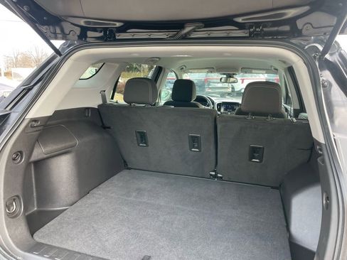 Used 2024 GMC Terrain SLE FWD image 24