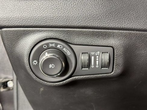 Used 2020 Jeep Compass Latitude AWD/4WD image 19