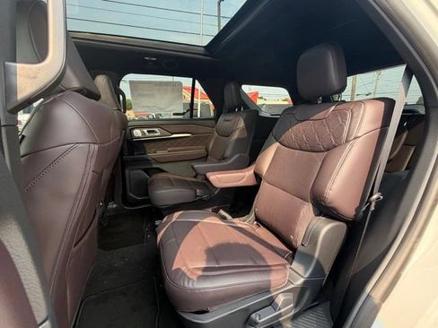 New 2026 Ford Explorer Platinum w/ LUX Leather Package AWD/4WD image 20