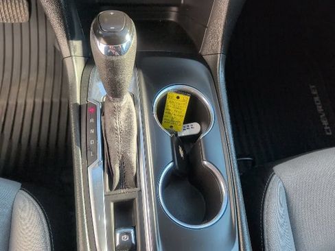 Used 2020 Chevrolet Equinox LT FWD image 25