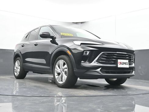 Used 2025 Buick Encore GX Preferred AWD/4WD image 25