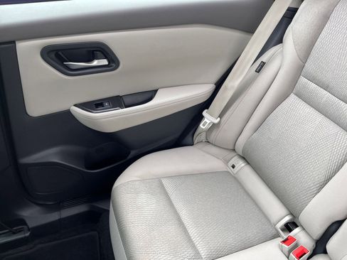 Used 2025 Nissan Rogue SV image 42