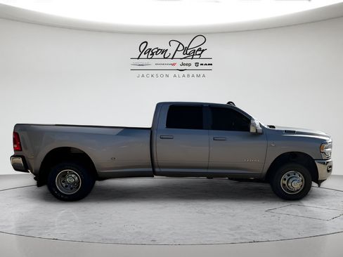 Used 2024 RAM 3500 Laramie AWD/4WD image 2