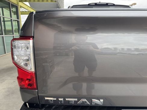 Used 2024 Nissan Titan SV w/ SV Convenience Package image 14
