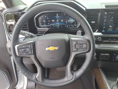 Used 2023 Chevrolet Silverado 1500 High Country AWD/4WD image 17