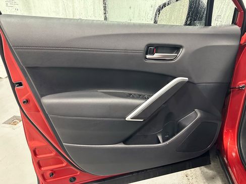 Used 2025 Toyota Corolla Cross AWD Hybrid w/ Convenience Package image 8