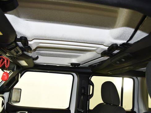Used 2024 Jeep Wrangler Unlimited Sahara AWD/4WD image 38