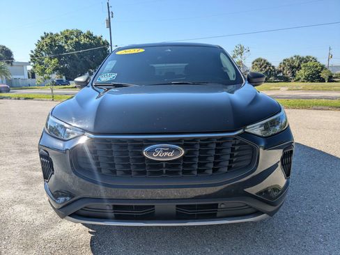 Used 2023 Ford Escape Active w/ Tech Pack #1 FWD image 3