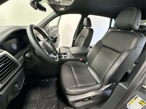 Certified 2023 Volkswagen Atlas Cross Sport SE image 16