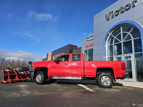 Used 2018 Chevrolet Silverado 2500 LT w/ LT Convenience Package image 8