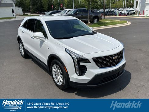 Used 2019 Cadillac XT4 Luxury FWD image 1