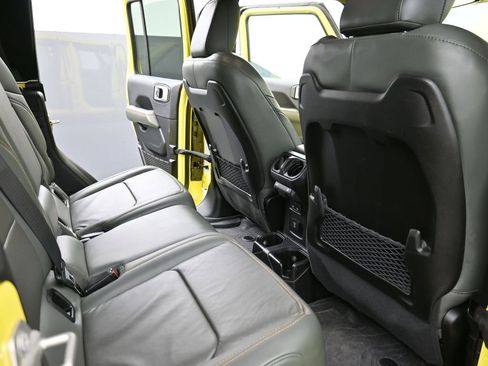 Used 2024 Jeep Gladiator Mojave image 17