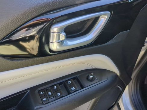 Used 2023 Jeep Compass Limited image 12