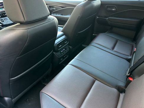 Certified 2025 Honda Ridgeline Black Edition image 13