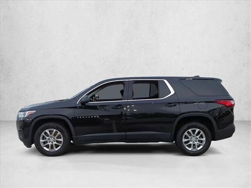 Used 2021 Chevrolet Traverse LS FWD image 9