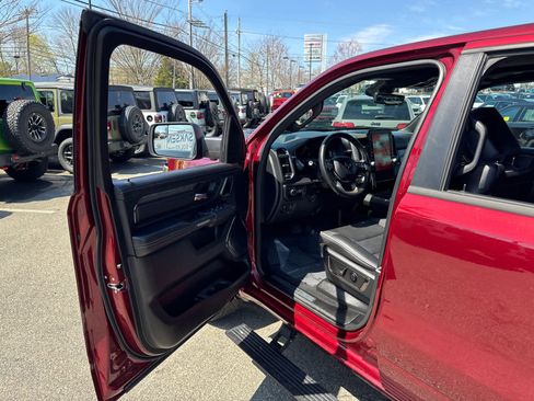 Used 2025 RAM 1500 Limited AWD/4WD image 11