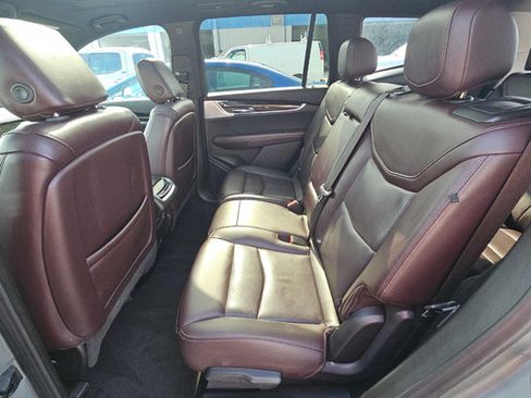 Used 2023 Cadillac XT6 Premium Luxury FWD image 12