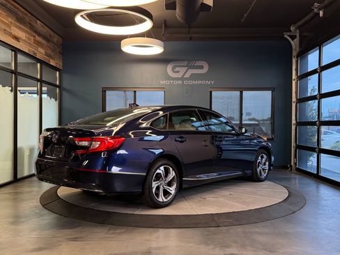 Used 2018 Honda Accord EX image 3