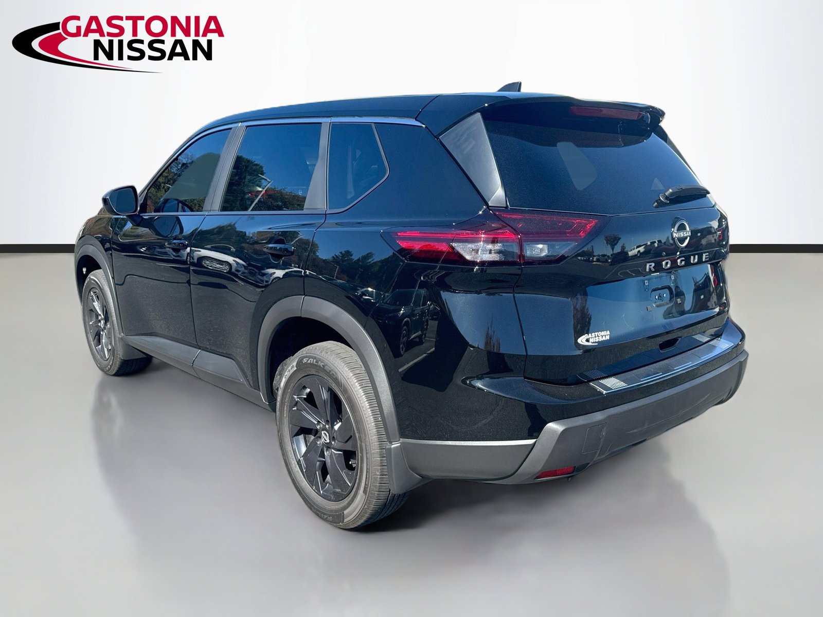 Used 2026 Nissan Rogue SV w/ Cold Weather Package FWD image 6