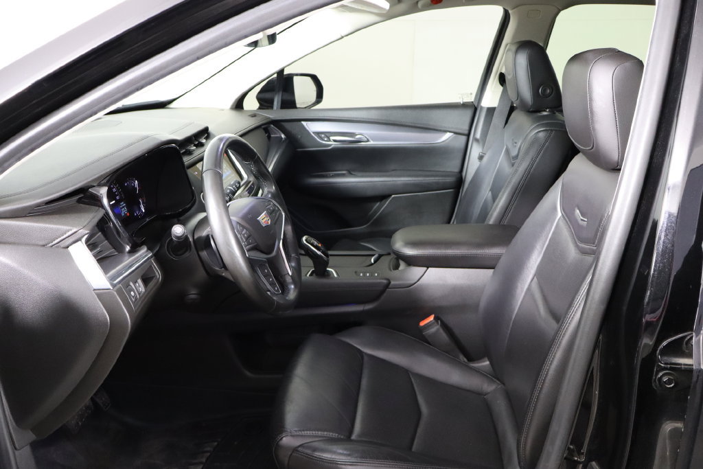 Used 2018 Cadillac XT5 Luxury w/ Driver Awareness Package AWD/4WD image 14