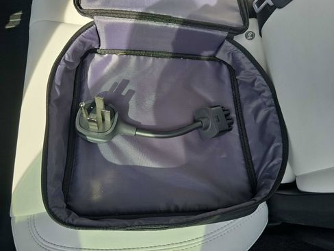 Used 2023 Tesla Model Y AWD image 29