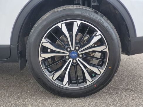 Used 2022 Ford Escape SE w/ SE Sport Appearance Package FWD image 29