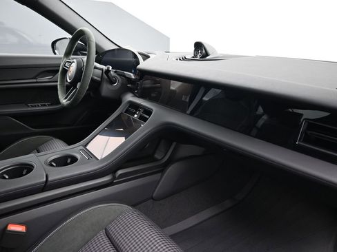 New 2026 Porsche Taycan image 14