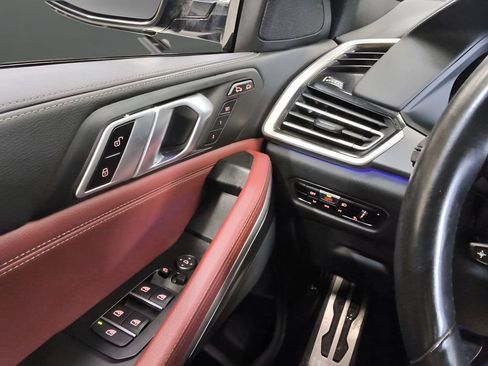 Used 2022 BMW X6 xDrive40i AWD/4WD image 19