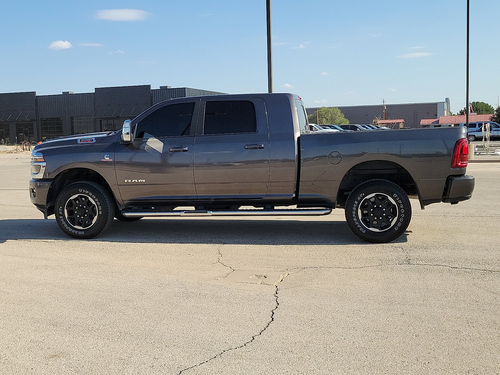 Used 2025 RAM 3500 Laramie AWD/4WD image 2