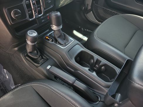 Used 2021 Jeep Wrangler Unlimited Sport AWD/4WD image 23
