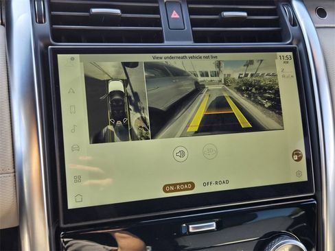 Used 2023 Land Rover Discovery HSE R-Dynamic image 19