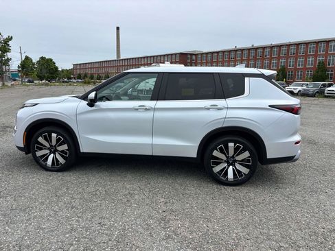Used 2025 Mitsubishi Outlander SE AWD/4WD image 8