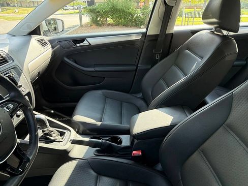 Used 2015 Volkswagen Jetta SE FWD image 6