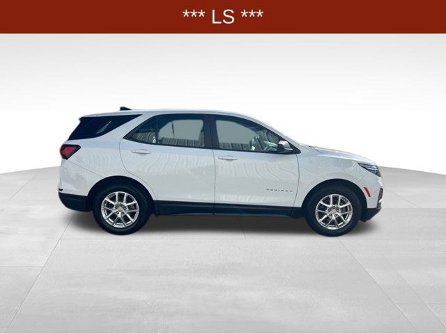 Used 2022 Chevrolet Equinox LS w/ LPO, Floor Liner Package FWD image 8