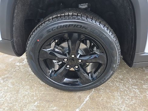 New 2026 Jeep Grand Cherokee Limited image 23