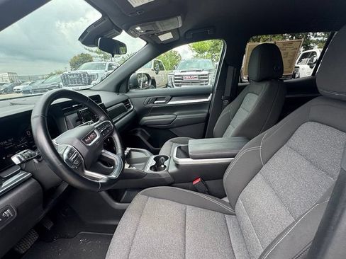 Used 2025 GMC Terrain Elevation AWD/4WD image 17